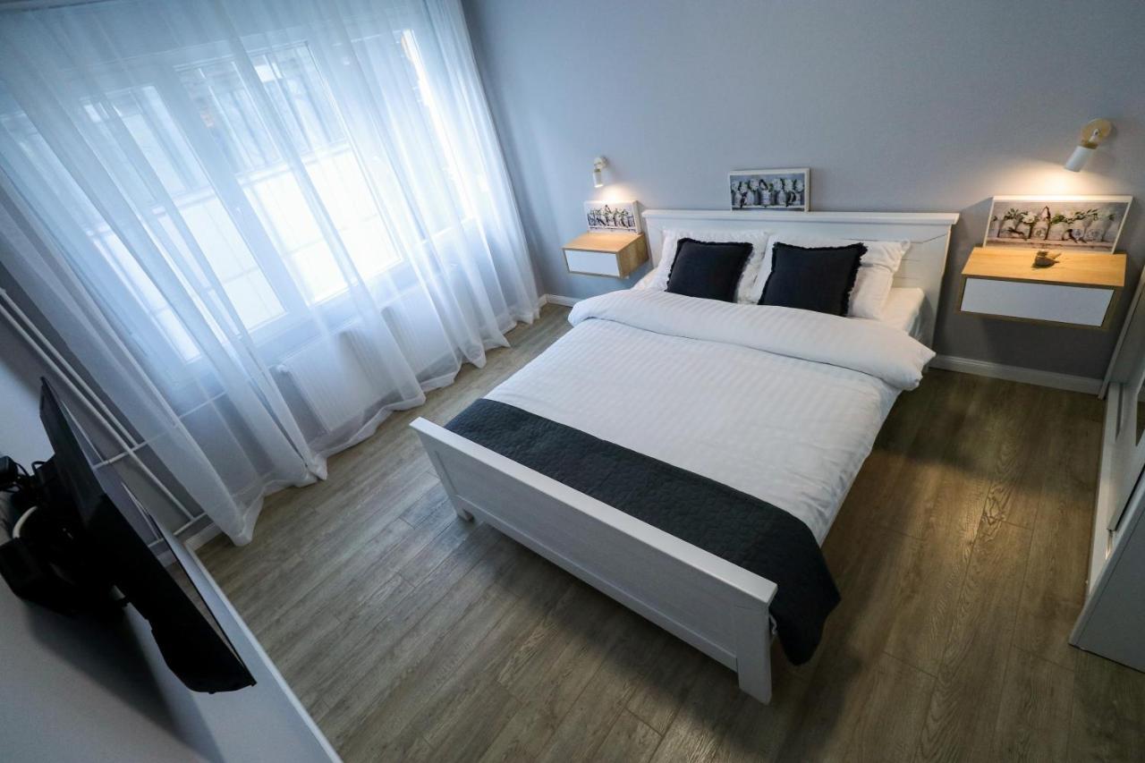 Appartamento Heart Of Ni Esterno foto